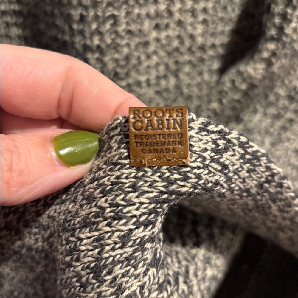 Roots Gray and Red Crewneck Sweater - Picture 7 of 7